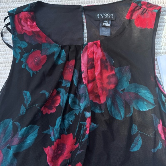 Enfocus Studio Pink and Blue Pleated Maxi Dress Sleeveless Crew Neck - Picture 3 of 4